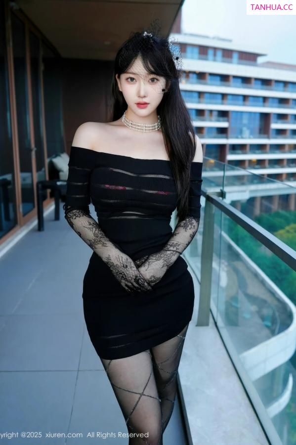 [XiuRen]高清写真图 2025.11.17 No.10999 李沁恩lrene 开档黑丝